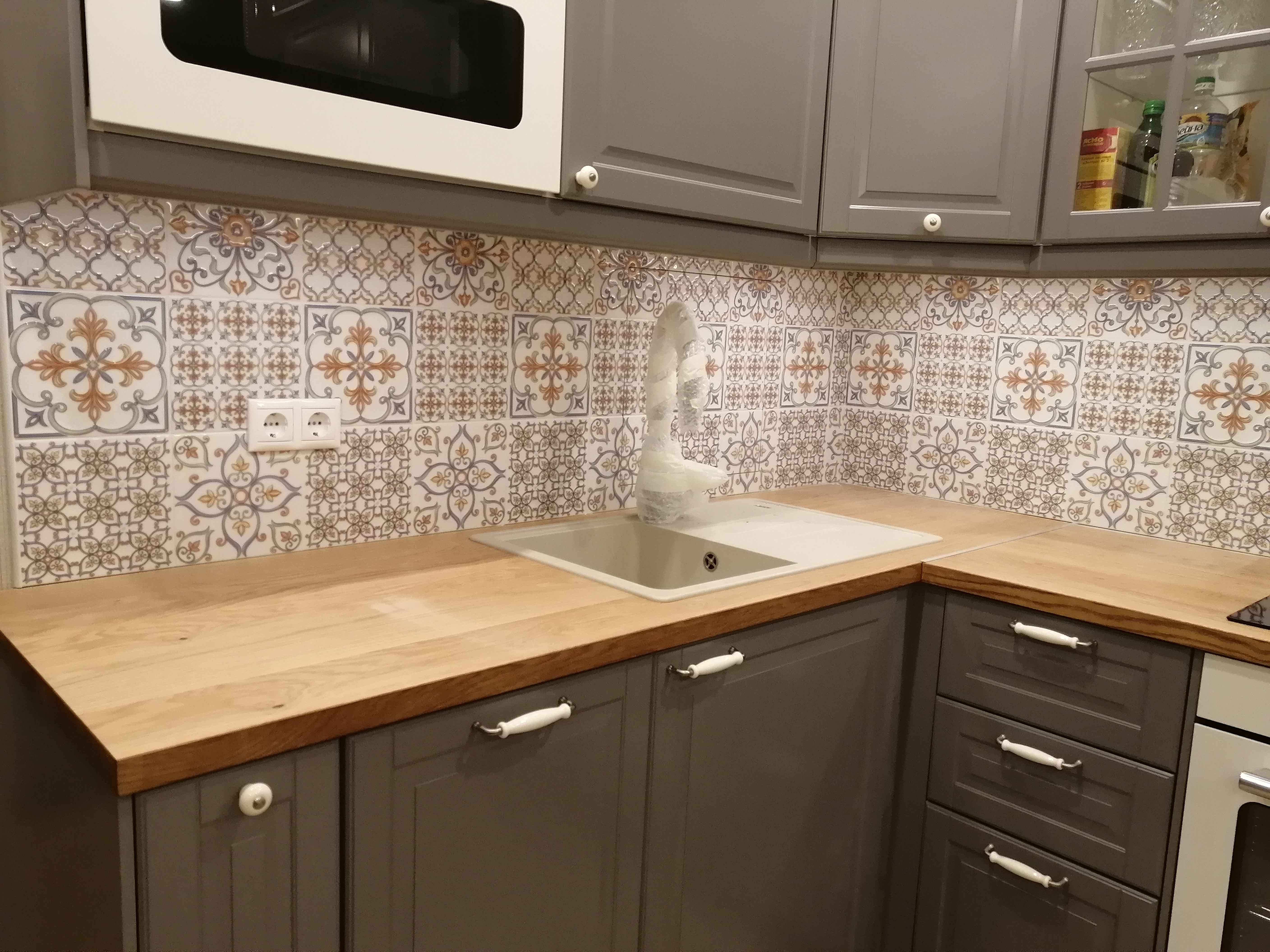 Укладка кухонного фартука керамической плиткой свыше 3 кв.м