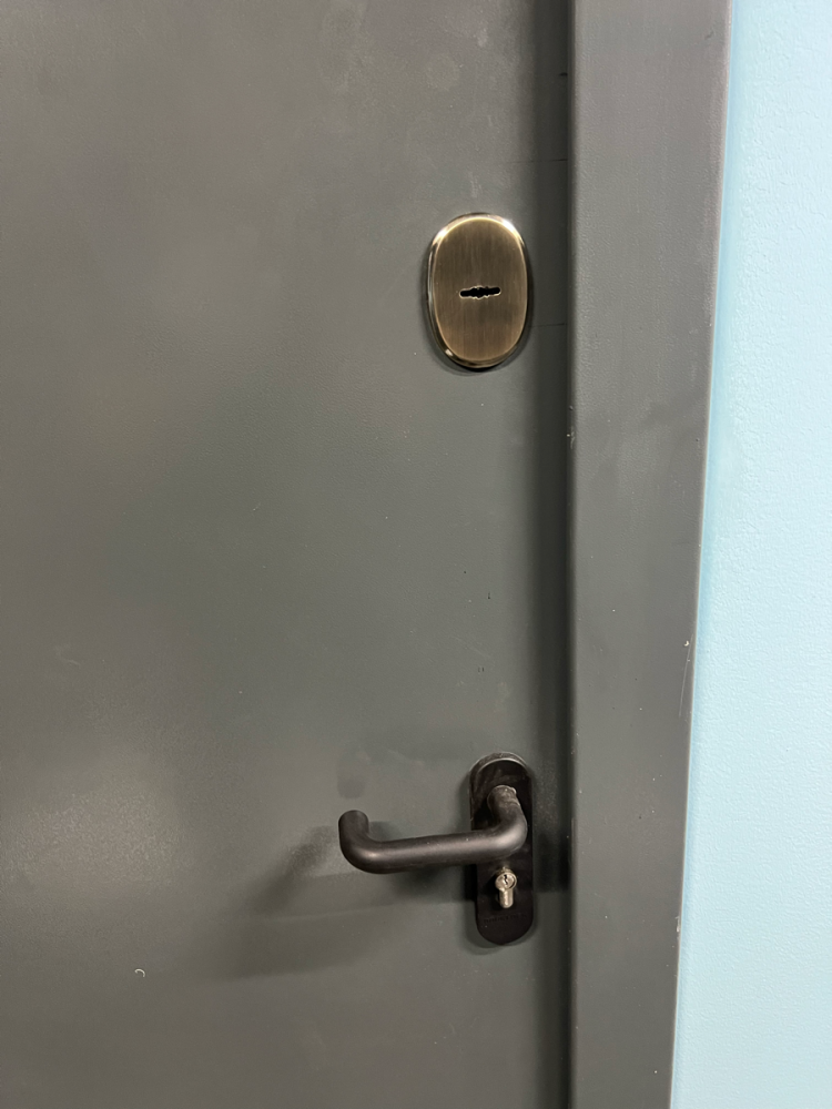 Замена (установка) замка металлической входной двери