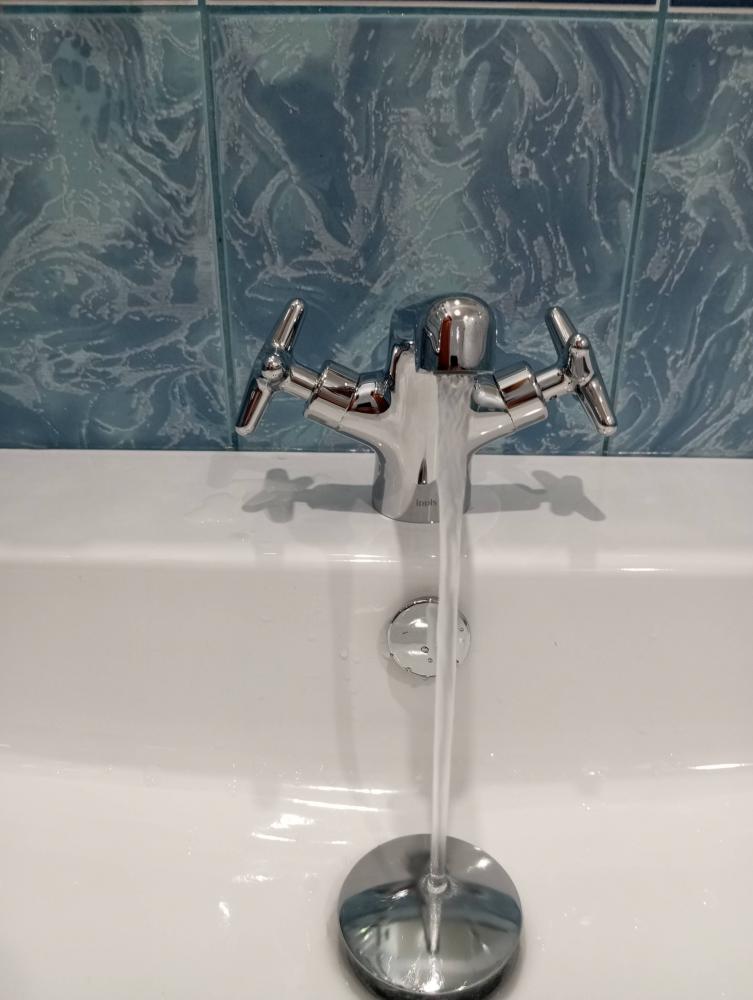 Установка смесителя (на готовые коммуникации)