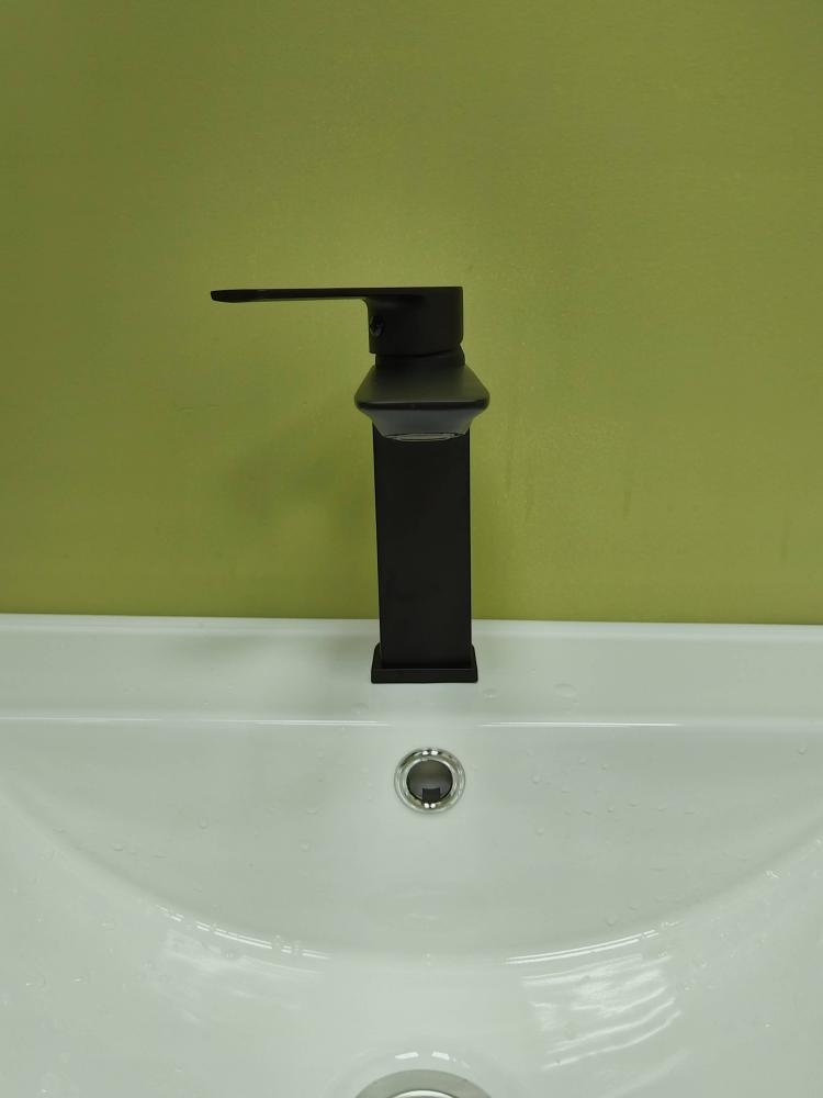 Установка смесителя (на готовые коммуникации)