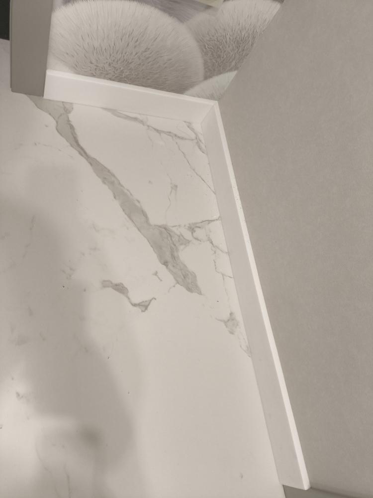 Монтаж полиуретанового/дюрополимерного/полистиролового плинтуса