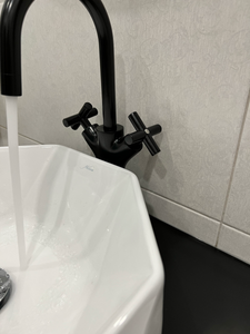 Установка смесителя (на готовые коммуникации)