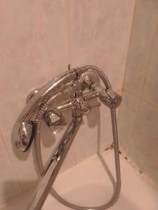 Изображение демонстрирует завершенный ремонт: устранена протечка, заменены уплотнители, восстановлена герметичность соединений, проверена работа механизма, обеспечена надежность конструкции.