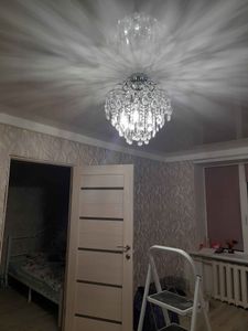 Сборка и навеска люстры