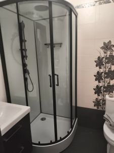 Установка душевой кабины шириной до 90 см
