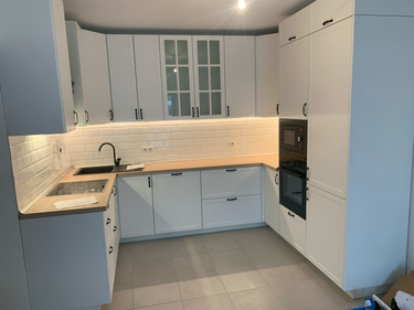 Сборка и установка проектной кухни под ключ Уменьшение глубины/высоты/ширины шкафов/фасадов/фальшпанелей Подключение встроенной микроволновки