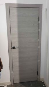 Установлены доборы на внутреннюю дверь, обеспечив плотное прилегание и эстетичный вид. Работа завершена аккуратно, без зазоров, с использованием качественных материалов.