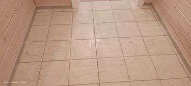 Устройство двухкомпонентной затирки в межплиточных швах