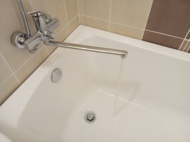 Установка смесителя (на готовые коммуникации)