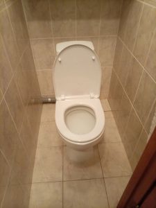 Установка напольного унитаза