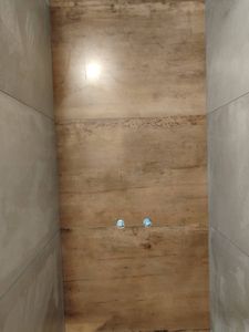 Устройство двухкомпонентной затирки в межплиточных швах