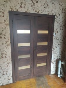 Установка межкомнатной двухстворчатой двери