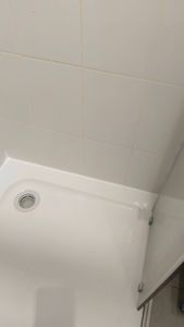 Герметизация стыков душевой кабины