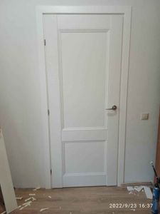 Установлена складная конструкция, закреплены направляющие, смонтированы панели, проверена плавность движения. Завершена отделка проема, установлены ручки, произведена регулировка механизмов.