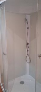 Установка душевой кабины шириной до 90 см