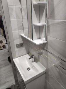 Установка комплекта: Тумба + Раковина + смеситель + зеркало