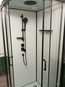 Установка душевой кабины шириной до 90 см