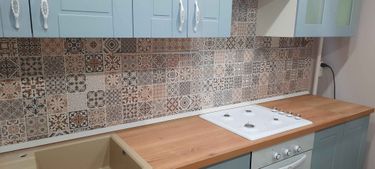 Сборка и установка проектной кухни под ключ Подключение встроенной микроволновки