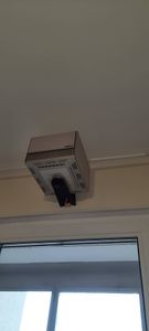 Проведена настройка фурнитуры, устранены зазоры, улучшено прилегание створки, смазаны механизмы, обеспечена плавность открывания и закрывания, проверена герметичность уплотнителей.