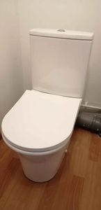 Установлено новое сантехническое оборудование, подключено к водопроводу и канализации, проверена герметичность соединений, выполнена регулировка бачка, проведена уборка рабочего места.