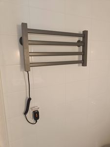 Монтаж горизонтальных или вертикальных жалюзи на стену\потолок