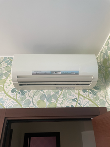 Выполнена тщательная очистка фильтров, обработка теплообменника, устранение загрязнений, проверка дренажной системы, восстановление работы устройства для улучшения эффективности.