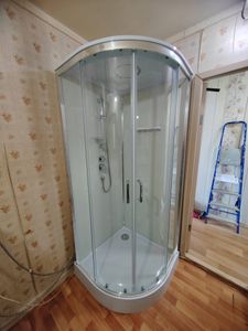 Установка душевой кабины шириной до 90 см