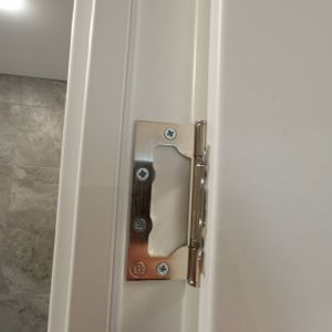 Врезка завертки/дверной ручки/магнитной ответки/цилиндра для замка