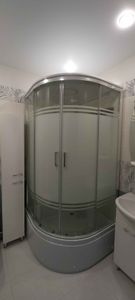 Установка душевой кабины шириной до 100 см Установка раковины с тумбой Установка напольного унитаза Разводка канализации Установка смесителя Монтаж водяного полотенцесушителя Монтаж вентиля Врезка замка с личинкой/сантехнического Дополнения к заказу