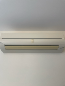 Проведена очистка фильтров, дезинфекция внутренних элементов, устранение пыли и загрязнений, проверка дренажной системы, восстановление оптимальной работы устройства.