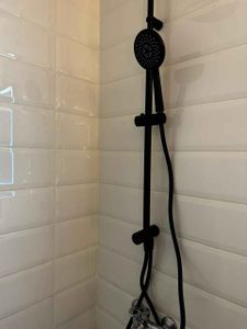 Установка смесителя (на готовые коммуникации)