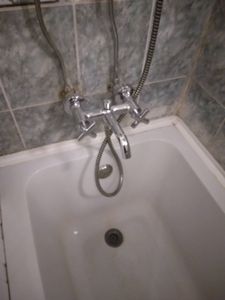 Проведена замена картриджа, устранена протечка, восстановлена герметичность соединений, очищены аэратор и шланг, проверена работа всех механизмов, улучшен напор воды.