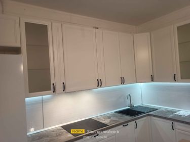 Сборка и установка проектной кухни под ключ Установка розетки Разводка канализации Монтаж вентиля Бытовая техника