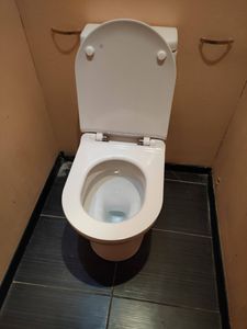 Установка напольного унитаза