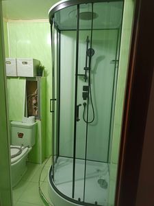 Установка душевой кабины шириной до 90 см