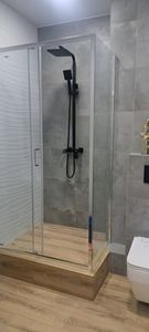 Установка душевого уголка шириной до 150 см