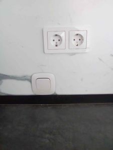 Установка розетки (на готовые коммуникации)