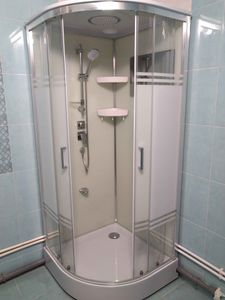 Установка душевой кабины шириной до 90 см