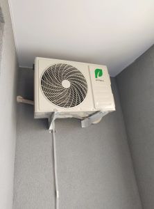 Установка сплит системы 7-9 kBTU (одноэтапный монтаж)