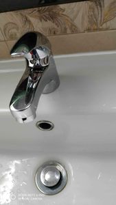 Замена 1 картриджа фильтра воды Установка смесителя Герметизация раковины силиконом Демонтаж раковины Демонтаж смесителя