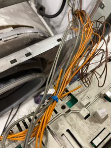 Проведена проверка состояния проводов, выявлены повреждения, устранены дефекты, выполнена изоляция, заменены неисправные элементы, улучшено соединение, обеспечена безопасность системы.