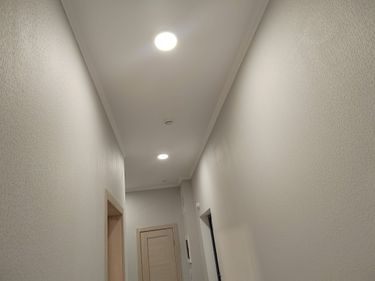 Покраска обоев в 2 слоя