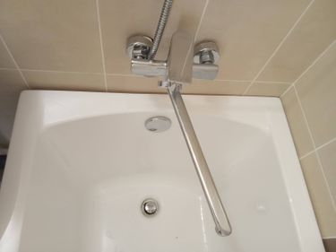 Установка смесителя (на готовые коммуникации)