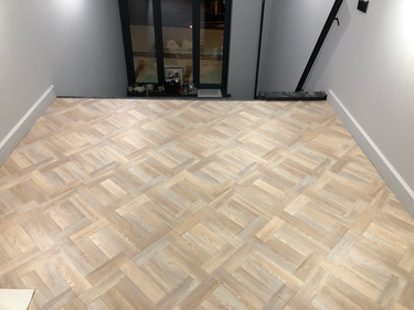 Укладка линолеума на клей более 15 кв.м