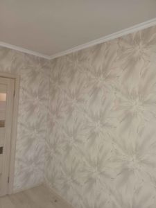 Поклейка бумажных/флизелиновых обоев