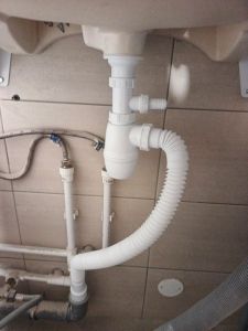Установка раковины на кронштейнах