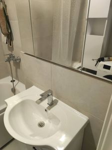 Установка комплекта: пенал + тумба +раковина + смеситель + зеркало