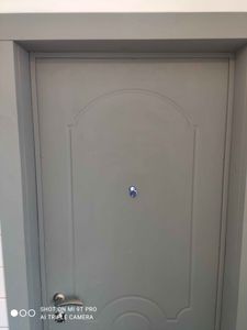 Первый час работы по входным дверям