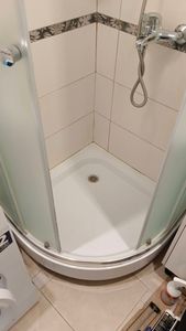 Герметизация стыков душевой кабины