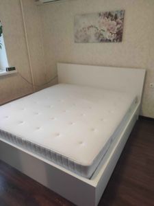 Устранены дефекты каркаса, заменены крепления, усилены ножки, обновлено покрытие. Обеспечена прочность и комфорт.